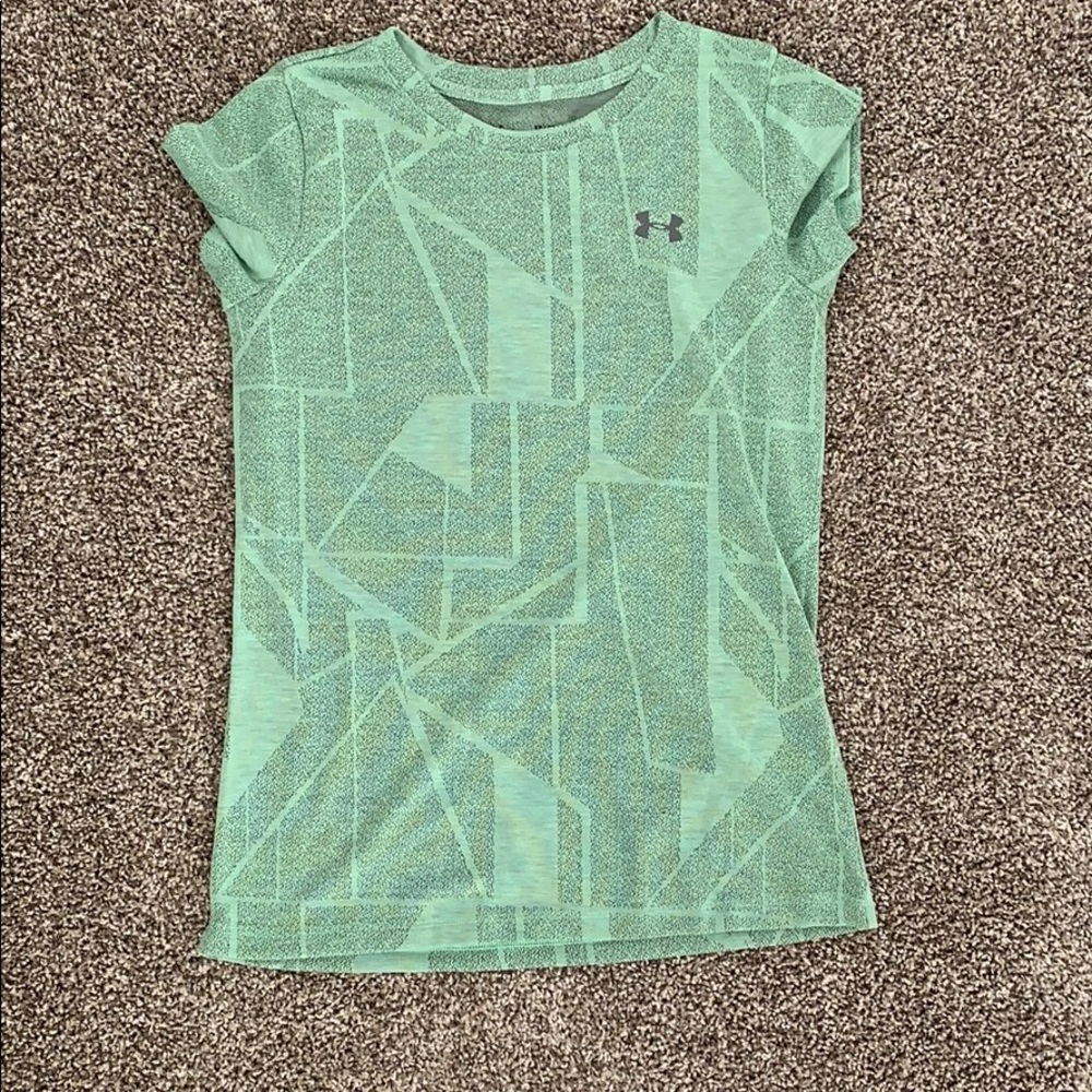 UA dry fit shirt
